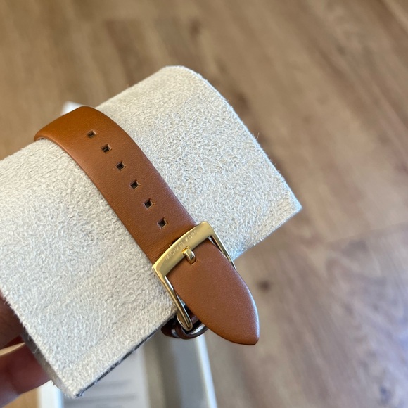 Michael Kors Pyper Leather Watch - Picture 4 of 7